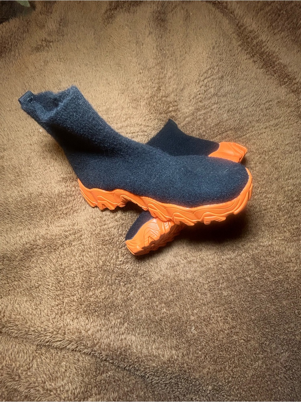 SHEIN Black Knit Slip-On Athletic Shoes with Orange Sole